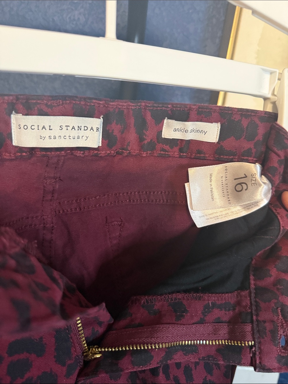Sanctuary Burgundy Leopard Print Cropped Jeans - Picture 2 of 4